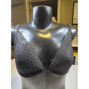 Victoria's Secret Incredible by VS Lightly Lined Lace Bra Size 34DD